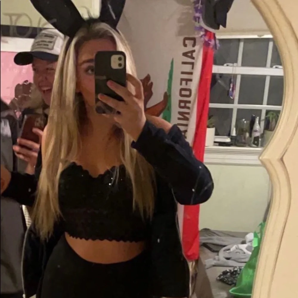 Lace crop top - Picture 1 of 3
